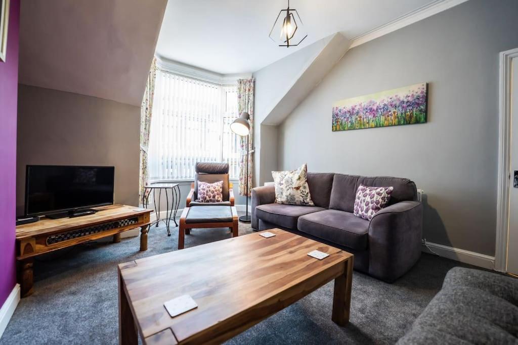 Cosy And Convenient Sunderland Apartment Esterno foto
